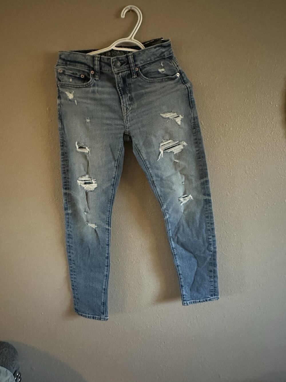 American Eagle Athletic Skinny Jeans Light Blue Denim Distressed TENCEL Women’s